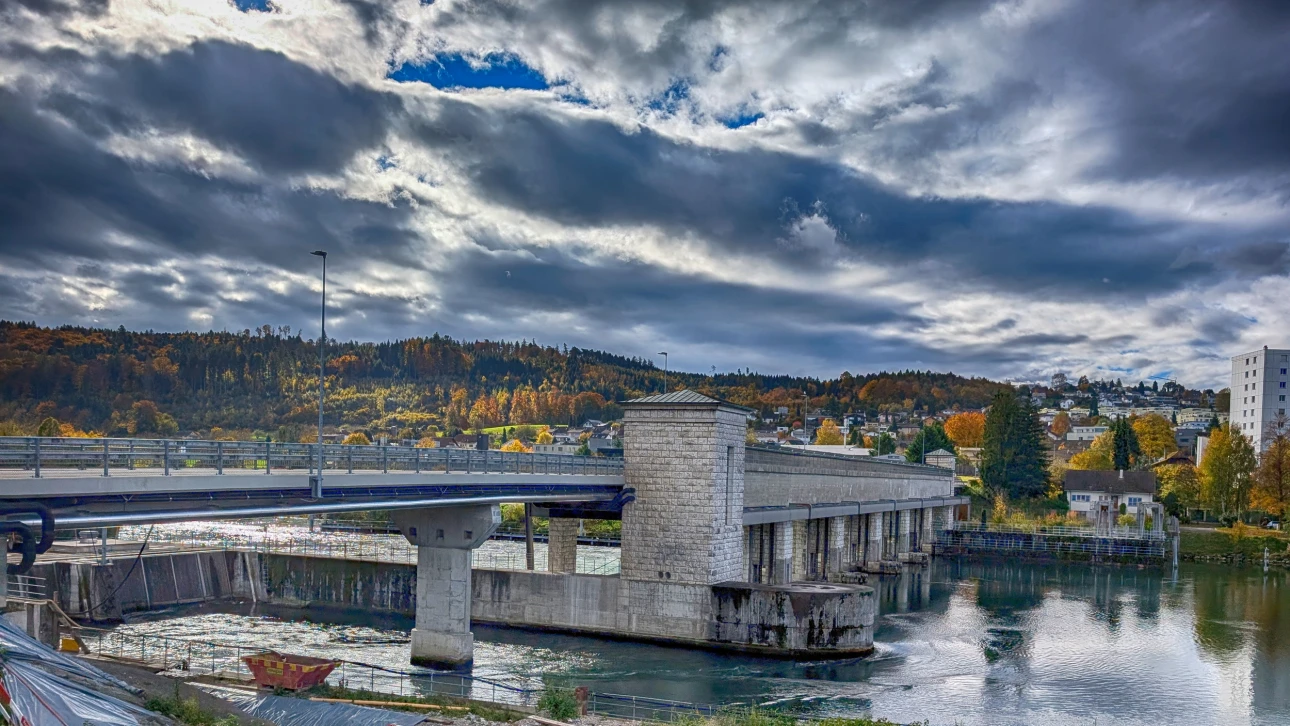 Brücke und Schleuse bei Port