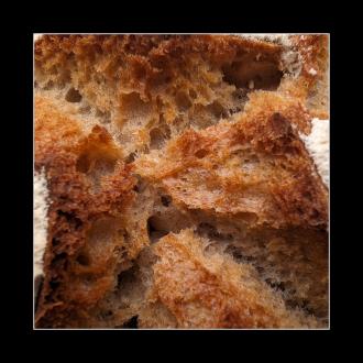 Gespaltene Brotkruste