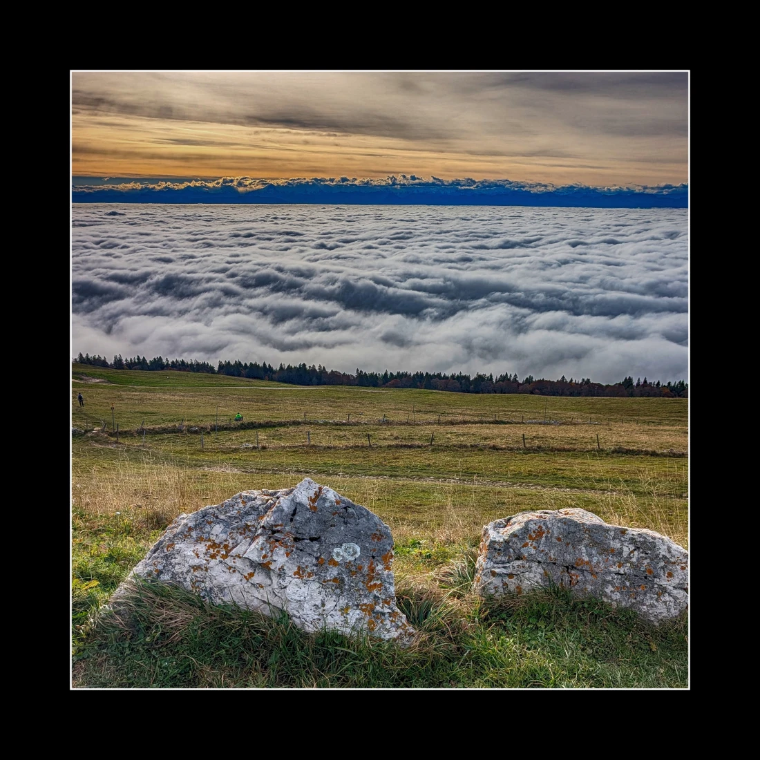 Über dem Nebel