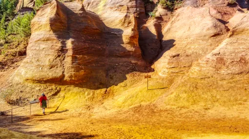 Ockerfelsen in Rousillon IV