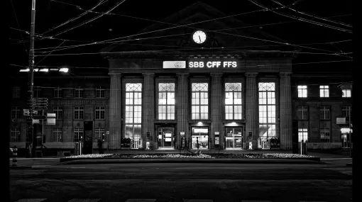 Bahnhof Biel am Morgen
