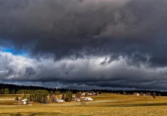 Sonnig unter der Wolkendecke