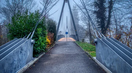 Brück Zihlkanal im Nebel
