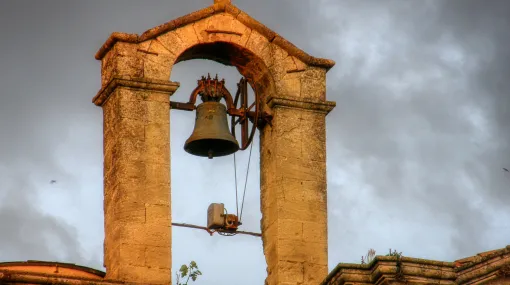 Kleines Türmchen der Kirche von Uzès