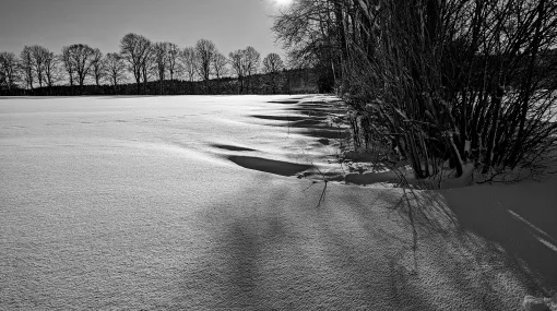 Schnee und Schatten