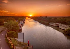 Sonnenaufgang am Kanal