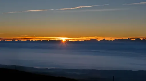 Sonnenaufgang vom Chasseral aus gesehen
