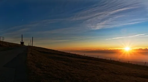 Chasseral in den ersten Sonnenstrahlen