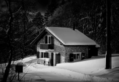 Wochenendhaus im Winter